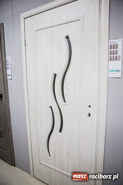 Zdjęcie w galerii na portalu naszraciborz.pl: Spełniamy Twoje marzenia - od podłogi po sufit. DOMEK zaprasza na zakupy do nowego salonu! wiadomości z regionu