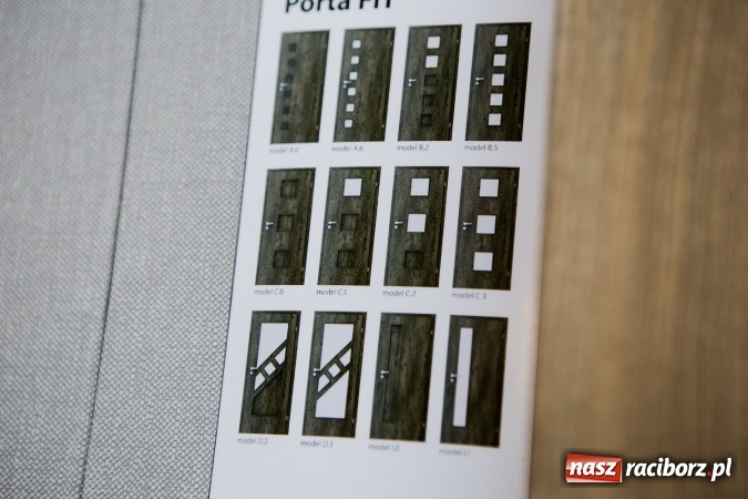 Zdjęcie w galerii na portalu naszraciborz.pl: Spełniamy Twoje marzenia - od podłogi po sufit. DOMEK zaprasza na zakupy do nowego salonu! wiadomości z regionu