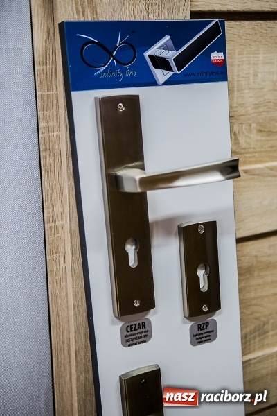 Zdjęcie w galerii na portalu naszraciborz.pl: Spełniamy Twoje marzenia - od podłogi po sufit. DOMEK zaprasza na zakupy do nowego salonu! wiadomości z regionu