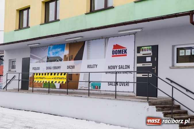 Zdjęcie w galerii na portalu naszraciborz.pl: Spełniamy Twoje marzenia - od podłogi po sufit. DOMEK zaprasza na zakupy do nowego salonu! wiadomości z regionu