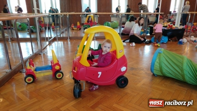 Zdjęcie w galerii na portalu naszraciborz.pl: Fiku-miku: po zabawach czas na przerwę zimową FOTO wiadomości z regionu