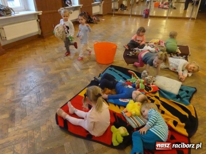 Zdjęcie w galerii na portalu naszraciborz.pl: Fiku-miku: po zabawach czas na przerwę zimową FOTO wiadomości z regionu