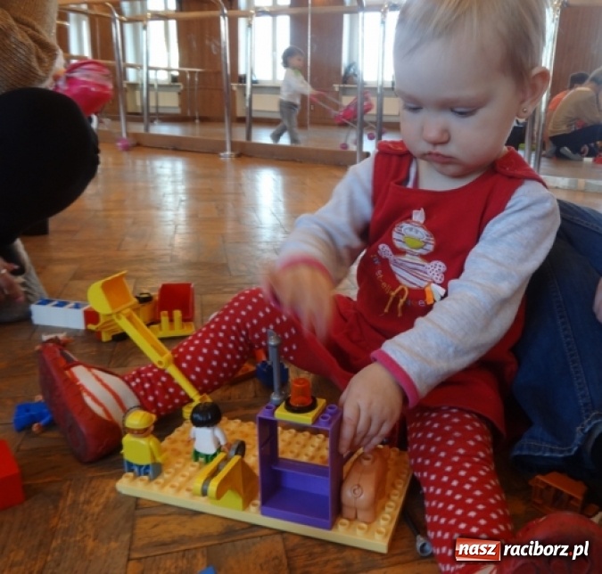 Zdjęcie w galerii na portalu naszraciborz.pl: Fiku-miku: po zabawach czas na przerwę zimową FOTO wiadomości z regionu