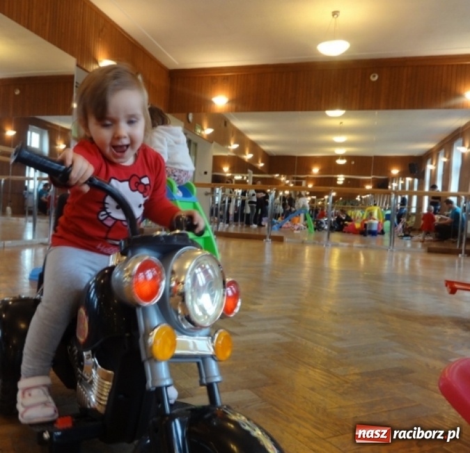 Zdjęcie w galerii na portalu naszraciborz.pl: Fiku-miku: po zabawach czas na przerwę zimową FOTO wiadomości z regionu