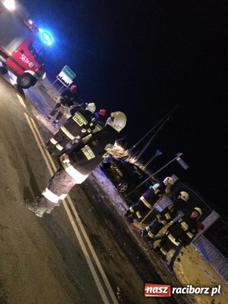 Zdjęcie w galerii na portalu naszraciborz.pl: Zderzenie audi i hyundaia na trasie Kornice - Pietrowice Wielkie wiadomości z regionu