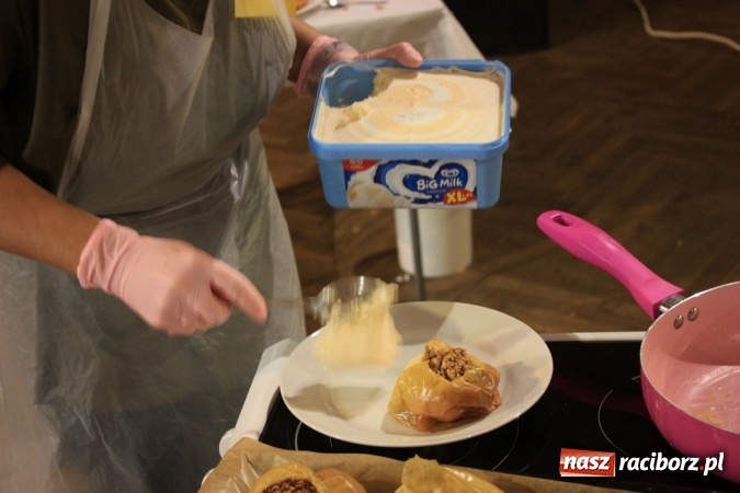 Zdjęcie w galerii na portalu naszraciborz.pl: Szyszki i jabłka niespodzianki, czyli jak to w krzanowickim MOK-u spędzają ferie na słodko wiadomości z regionu