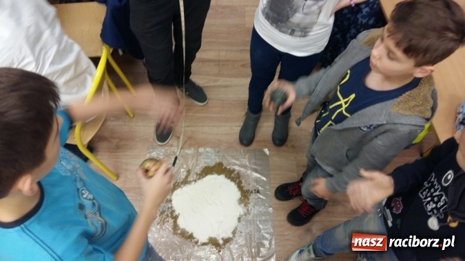 Zdjęcie w galerii na portalu naszraciborz.pl: Sukcesy Klubu Młodego Noblisty z SP 1 na Ostrogu wiadomości z regionu