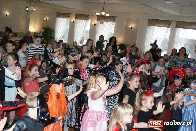 Zdjęcie w galerii na portalu naszraciborz.pl: Karnawałowy bal przebierańców w ramach ferii zimowych w raciborskich klubach SM Nowoczesna wiadomości z regionu