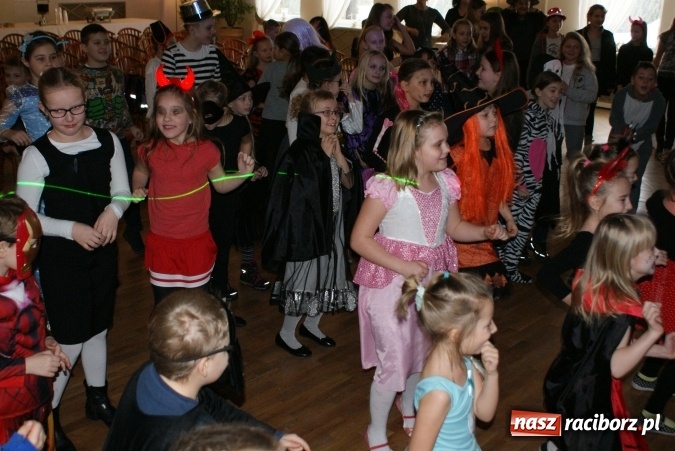 Zdjęcie w galerii na portalu naszraciborz.pl: Karnawałowy bal przebierańców w ramach ferii zimowych w raciborskich klubach SM Nowoczesna wiadomości z regionu