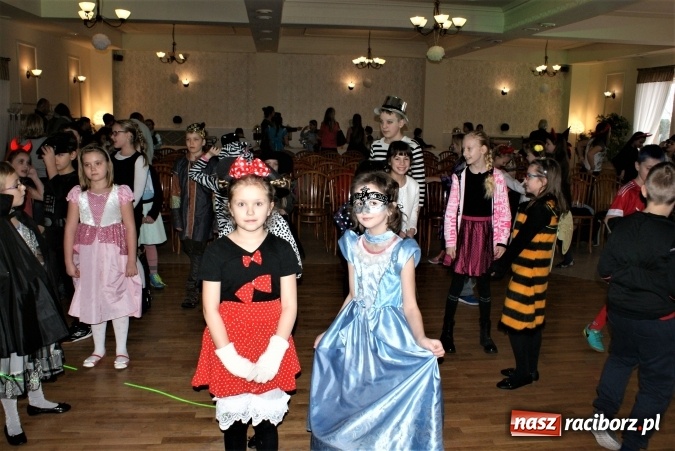 Zdjęcie w galerii na portalu naszraciborz.pl: Karnawałowy bal przebierańców w ramach ferii zimowych w raciborskich klubach SM Nowoczesna wiadomości z regionu