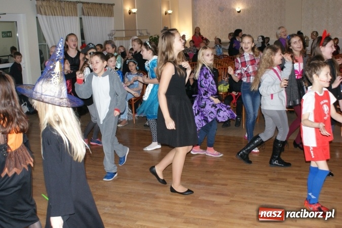 Zdjęcie w galerii na portalu naszraciborz.pl: Karnawałowy bal przebierańców w ramach ferii zimowych w raciborskich klubach SM Nowoczesna wiadomości z regionu