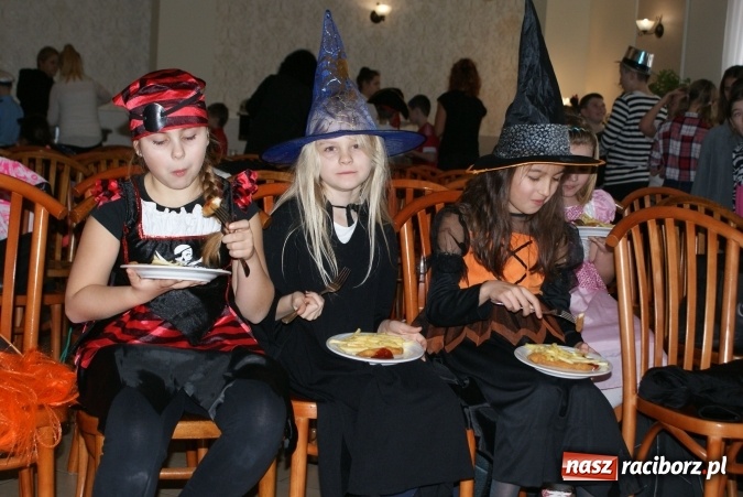 Zdjęcie w galerii na portalu naszraciborz.pl: Karnawałowy bal przebierańców w ramach ferii zimowych w raciborskich klubach SM Nowoczesna wiadomości z regionu