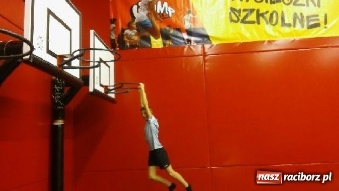 Zdjęcie w galerii na portalu naszraciborz.pl: Ferie z SM Nowoczesna - był kulig, wizyta w palmiarni i szaleństwo na trampolinach wiadomości z regionu