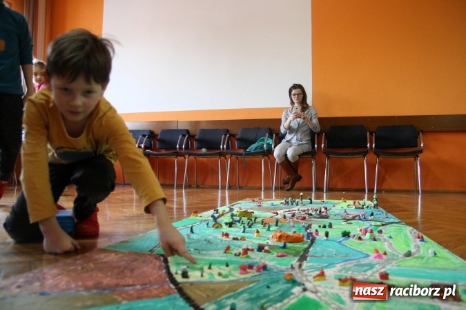 Zdjęcie w galerii na portalu naszraciborz.pl: Bolek i Lolek, angielska zima oraz miasto z plasteliny, czyli intensywne ferie w GCK w Nędzy  wiadomości z regionu