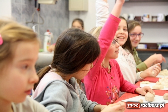 Zdjęcie w galerii na portalu naszraciborz.pl: Bolek i Lolek, angielska zima oraz miasto z plasteliny, czyli intensywne ferie w GCK w Nędzy  wiadomości z regionu