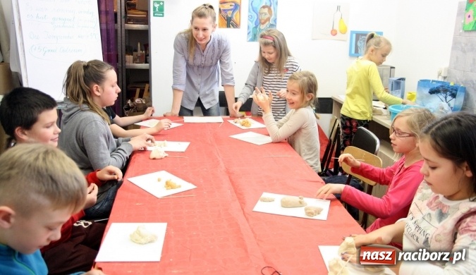 Zdjęcie w galerii na portalu naszraciborz.pl: Bolek i Lolek, angielska zima oraz miasto z plasteliny, czyli intensywne ferie w GCK w Nędzy  wiadomości z regionu
