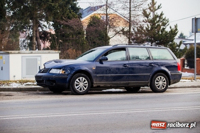 Zdjęcie w galerii na portalu naszraciborz.pl: Kolizja trzech samochodów na Hulczyńskiej wiadomości z regionu
