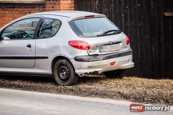 Zdjęcie w galerii na portalu naszraciborz.pl: Kolizja trzech samochodów na Hulczyńskiej wiadomości z regionu