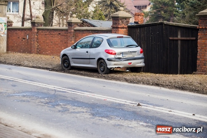 Zdjęcie w galerii na portalu naszraciborz.pl: Kolizja trzech samochodów na Hulczyńskiej wiadomości z regionu