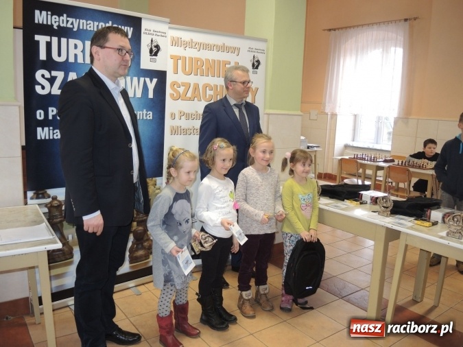 Zdjęcie w galerii na portalu naszraciborz.pl: XVII Międzynarodowy Turniej Szachowy o Puchar Prezydenta. Dzieci i młodzież zakończyły rywalizację wiadomości z regionu