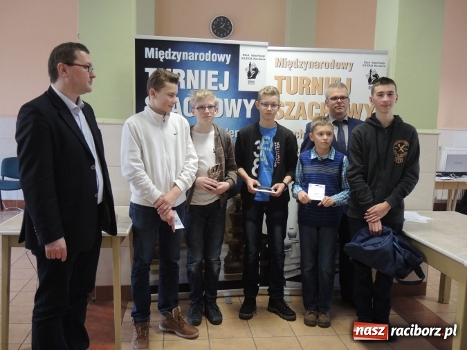 Zdjęcie w galerii na portalu naszraciborz.pl: XVII Międzynarodowy Turniej Szachowy o Puchar Prezydenta. Dzieci i młodzież zakończyły rywalizację wiadomości z regionu