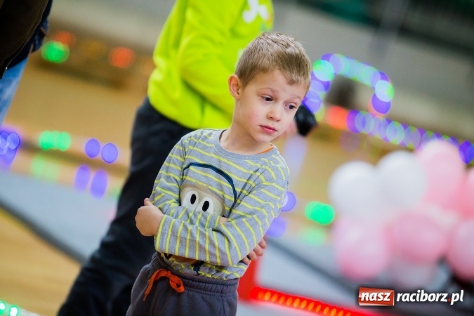 Zdjęcie w galerii na portalu naszraciborz.pl: Mistrzostwa Raciborza Aut Zdalnie Sterowanych w Arenie Rafako wiadomości z regionu