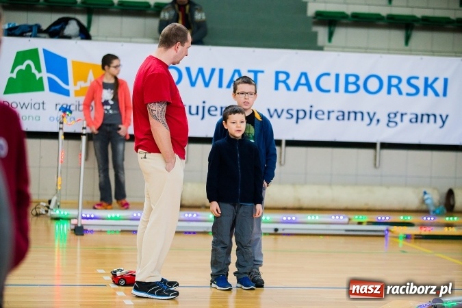 Zdjęcie w galerii na portalu naszraciborz.pl: Mistrzostwa Raciborza Aut Zdalnie Sterowanych w Arenie Rafako wiadomości z regionu