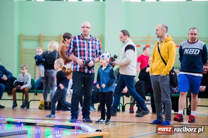 Zdjęcie w galerii na portalu naszraciborz.pl: Mistrzostwa Raciborza Aut Zdalnie Sterowanych w Arenie Rafako wiadomości z regionu