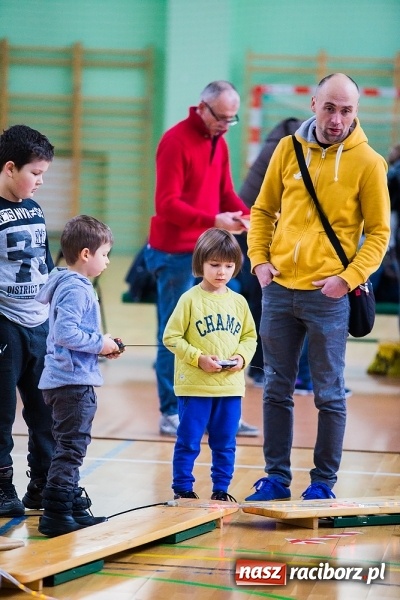 Zdjęcie w galerii na portalu naszraciborz.pl: Mistrzostwa Raciborza Aut Zdalnie Sterowanych w Arenie Rafako wiadomości z regionu
