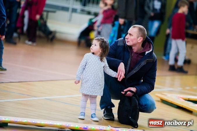 Zdjęcie w galerii na portalu naszraciborz.pl: Mistrzostwa Raciborza Aut Zdalnie Sterowanych w Arenie Rafako wiadomości z regionu