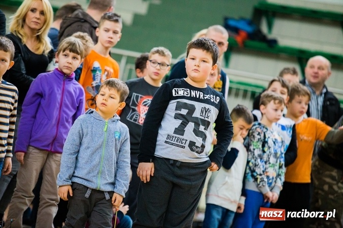 Zdjęcie w galerii na portalu naszraciborz.pl: Mistrzostwa Raciborza Aut Zdalnie Sterowanych w Arenie Rafako wiadomości z regionu