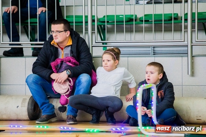 Zdjęcie w galerii na portalu naszraciborz.pl: Mistrzostwa Raciborza Aut Zdalnie Sterowanych w Arenie Rafako wiadomości z regionu