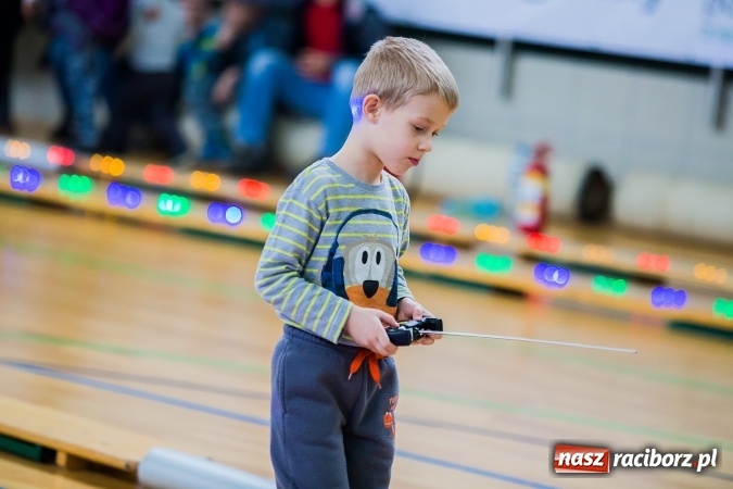 Zdjęcie w galerii na portalu naszraciborz.pl: Mistrzostwa Raciborza Aut Zdalnie Sterowanych w Arenie Rafako wiadomości z regionu
