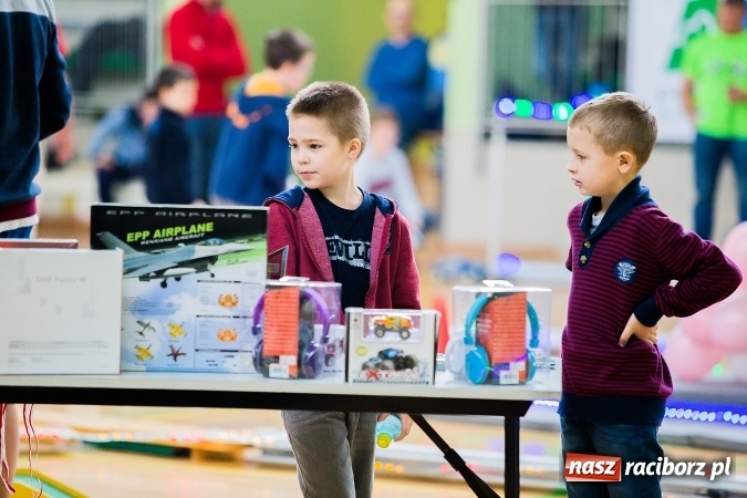 Zdjęcie w galerii na portalu naszraciborz.pl: Mistrzostwa Raciborza Aut Zdalnie Sterowanych w Arenie Rafako wiadomości z regionu