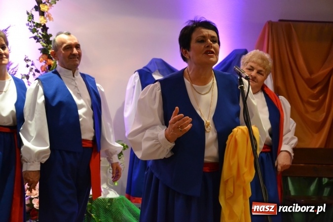 Zdjęcie w galerii na portalu naszraciborz.pl: Śródziemnomorska muzyka, przepiękne stroje i dekoracje, czyli Grecki raj na Zamku Piastowskim  wiadomości z regionu