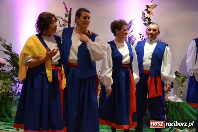 Zdjęcie w galerii na portalu naszraciborz.pl: Śródziemnomorska muzyka, przepiękne stroje i dekoracje, czyli Grecki raj na Zamku Piastowskim  wiadomości z regionu