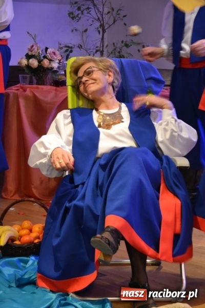 Zdjęcie w galerii na portalu naszraciborz.pl: Śródziemnomorska muzyka, przepiękne stroje i dekoracje, czyli Grecki raj na Zamku Piastowskim  wiadomości z regionu