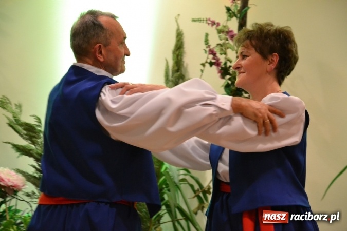 Zdjęcie w galerii na portalu naszraciborz.pl: Śródziemnomorska muzyka, przepiękne stroje i dekoracje, czyli Grecki raj na Zamku Piastowskim  wiadomości z regionu