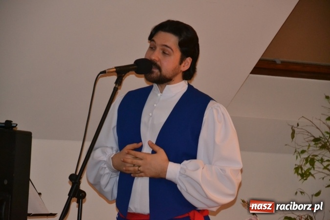 Zdjęcie w galerii na portalu naszraciborz.pl: Śródziemnomorska muzyka, przepiękne stroje i dekoracje, czyli Grecki raj na Zamku Piastowskim  wiadomości z regionu