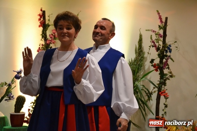 Zdjęcie w galerii na portalu naszraciborz.pl: Śródziemnomorska muzyka, przepiękne stroje i dekoracje, czyli Grecki raj na Zamku Piastowskim  wiadomości z regionu