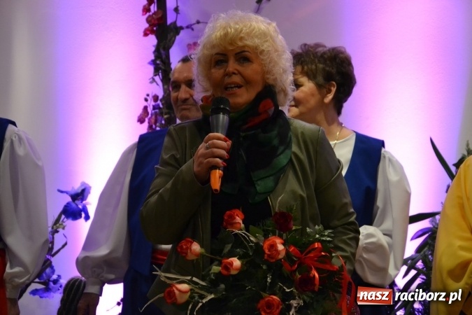 Zdjęcie w galerii na portalu naszraciborz.pl: Śródziemnomorska muzyka, przepiękne stroje i dekoracje, czyli Grecki raj na Zamku Piastowskim  wiadomości z regionu