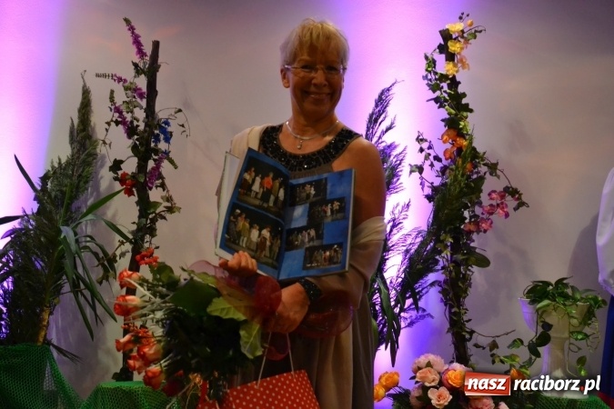 Zdjęcie w galerii na portalu naszraciborz.pl: Śródziemnomorska muzyka, przepiękne stroje i dekoracje, czyli Grecki raj na Zamku Piastowskim  wiadomości z regionu