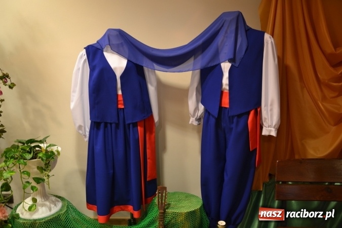 Zdjęcie w galerii na portalu naszraciborz.pl: Śródziemnomorska muzyka, przepiękne stroje i dekoracje, czyli Grecki raj na Zamku Piastowskim  wiadomości z regionu