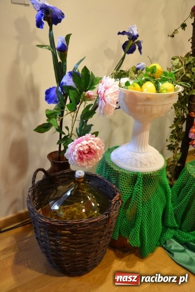 Zdjęcie w galerii na portalu naszraciborz.pl: Śródziemnomorska muzyka, przepiękne stroje i dekoracje, czyli Grecki raj na Zamku Piastowskim  wiadomości z regionu