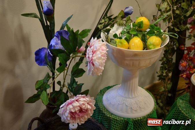 Zdjęcie w galerii na portalu naszraciborz.pl: Śródziemnomorska muzyka, przepiękne stroje i dekoracje, czyli Grecki raj na Zamku Piastowskim  wiadomości z regionu