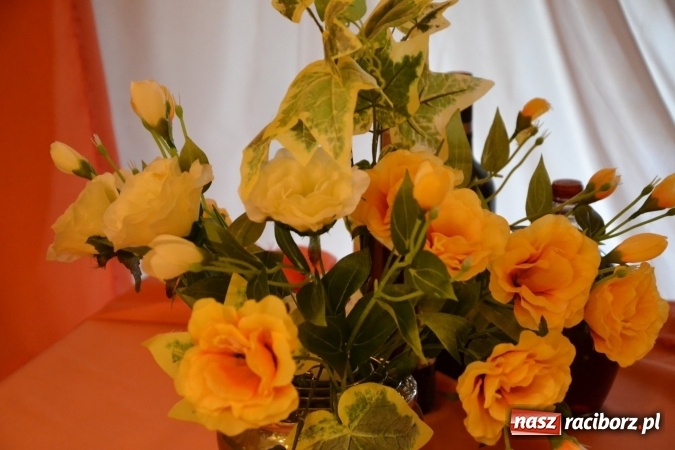 Zdjęcie w galerii na portalu naszraciborz.pl: Śródziemnomorska muzyka, przepiękne stroje i dekoracje, czyli Grecki raj na Zamku Piastowskim  wiadomości z regionu