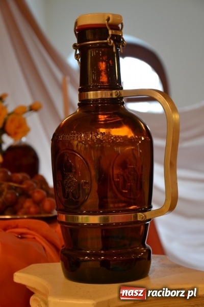 Zdjęcie w galerii na portalu naszraciborz.pl: Śródziemnomorska muzyka, przepiękne stroje i dekoracje, czyli Grecki raj na Zamku Piastowskim  wiadomości z regionu