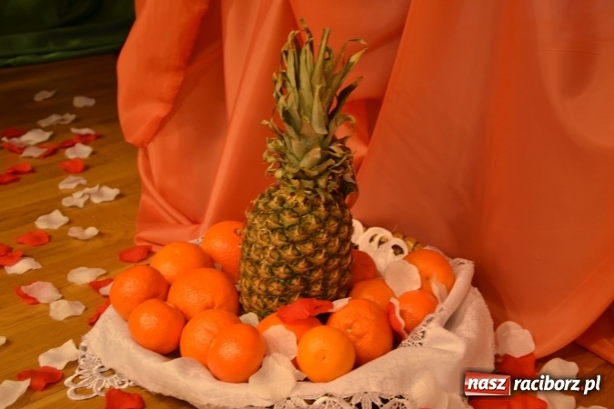 Zdjęcie w galerii na portalu naszraciborz.pl: Śródziemnomorska muzyka, przepiękne stroje i dekoracje, czyli Grecki raj na Zamku Piastowskim  wiadomości z regionu