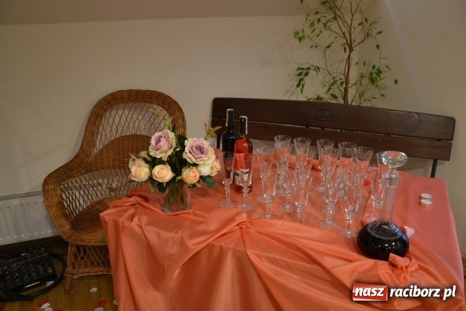 Zdjęcie w galerii na portalu naszraciborz.pl: Śródziemnomorska muzyka, przepiękne stroje i dekoracje, czyli Grecki raj na Zamku Piastowskim  wiadomości z regionu