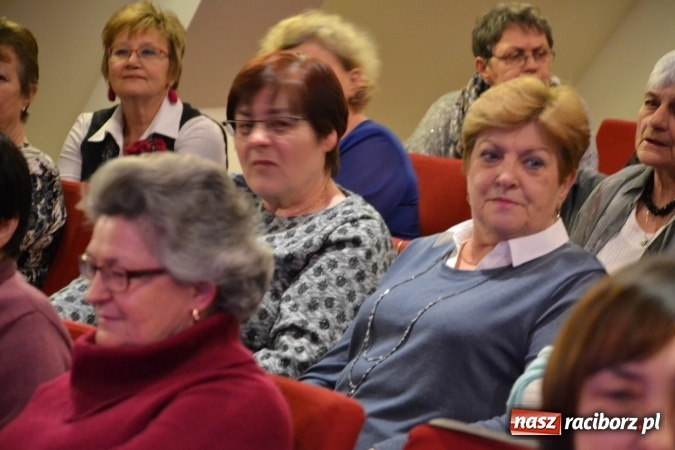 Zdjęcie w galerii na portalu naszraciborz.pl: Śródziemnomorska muzyka, przepiękne stroje i dekoracje, czyli Grecki raj na Zamku Piastowskim  wiadomości z regionu